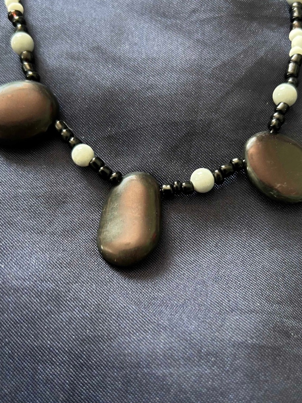 NECKLACE 3 BLACK AGATE GEMSTONES WITH WHITE GLASS BEADS, BLACK GLASS SEED BEADS